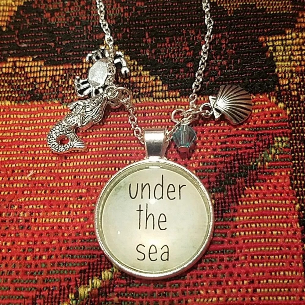 ❤️5/$25 New mermaid under the sea necklace